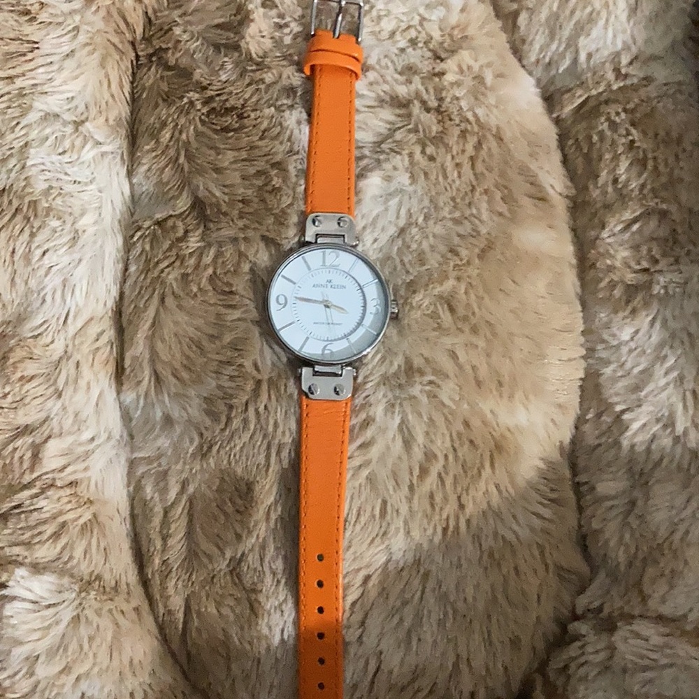 Watch - Picture 2 of 2